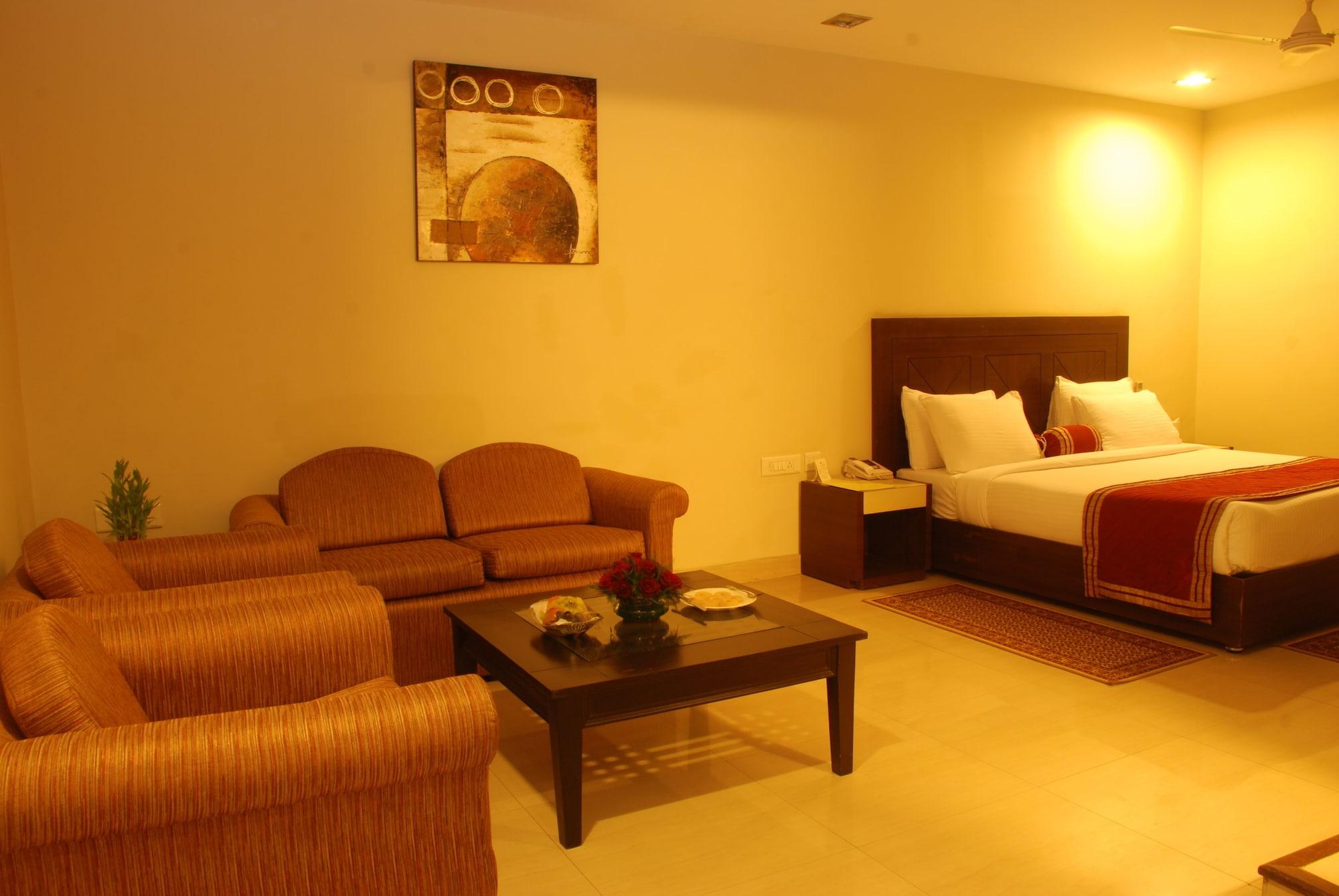Hotel Classic Diplomat New Delhi Exterior photo