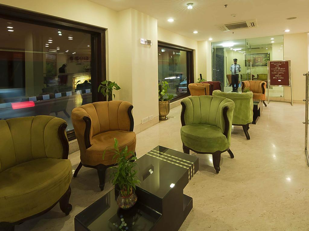 Hotel Classic Diplomat New Delhi Exterior photo